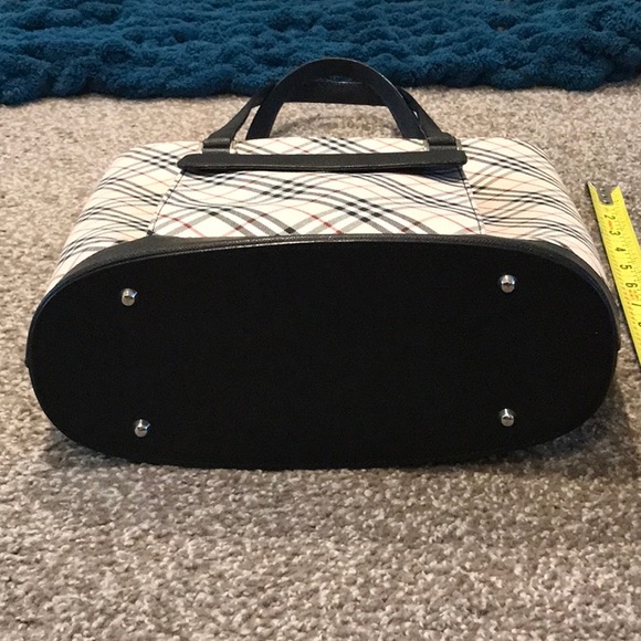 Burberry Nova Check Bucket Shoulder Bag - Picture 5 of 10